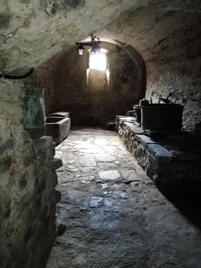 リエルナ L'Antico Borgo, Un Mix Di Storia E Romanticismoヴィラ エクステリア 写真