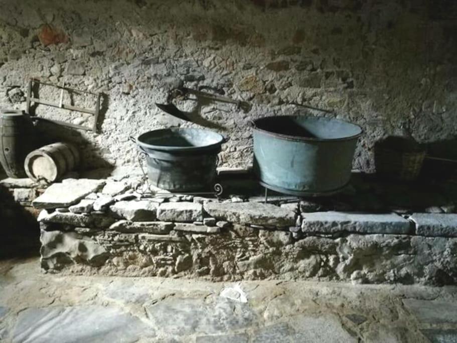 リエルナ L'Antico Borgo, Un Mix Di Storia E Romanticismoヴィラ エクステリア 写真