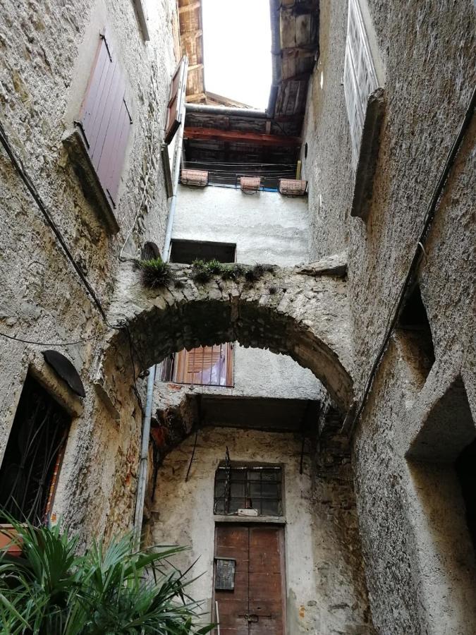 リエルナ L'Antico Borgo, Un Mix Di Storia E Romanticismoヴィラ エクステリア 写真