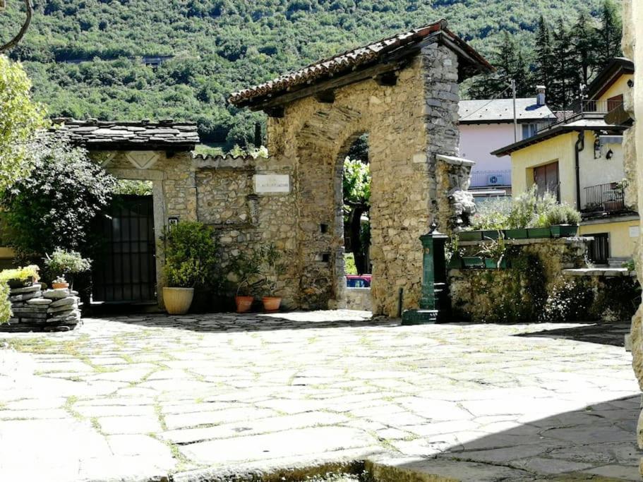 リエルナ L'Antico Borgo, Un Mix Di Storia E Romanticismoヴィラ エクステリア 写真