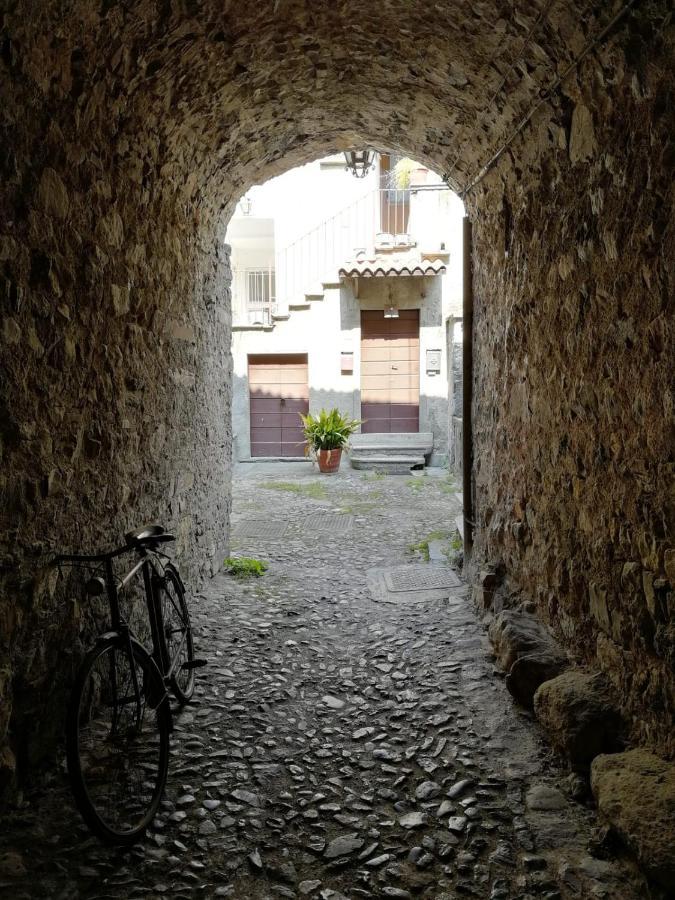 リエルナ L'Antico Borgo, Un Mix Di Storia E Romanticismoヴィラ エクステリア 写真