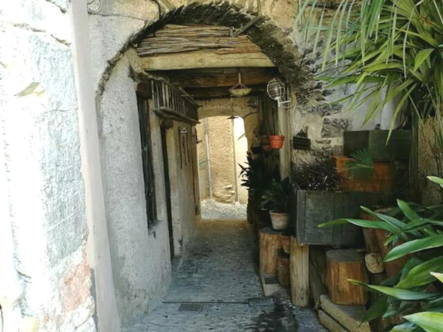 リエルナ L'Antico Borgo, Un Mix Di Storia E Romanticismoヴィラ エクステリア 写真